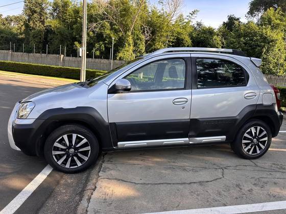 TOYOTA ETIOS CROSS 1.5 16V FLEX 4P AUTOMÁTICO TOYOTA ETIOS CROSS 1.5 16V FLEX 4P AUTOMÁTICO